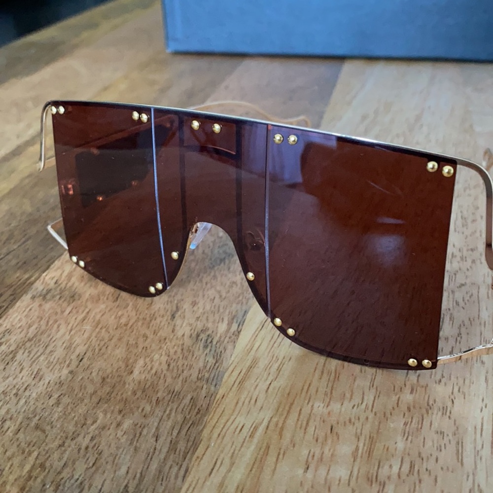 Shield Sunglasses - Picture 5 of 5
